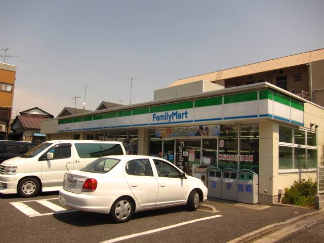 コンビニ　ファミリーマート桜台二丁目店（コンビニ）まで110m
