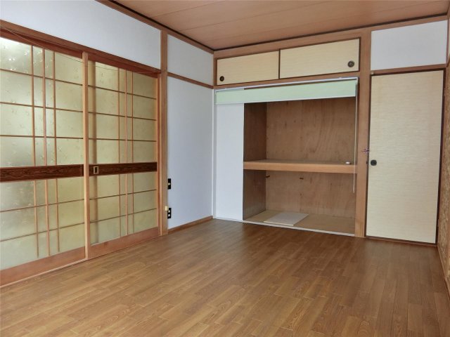 居室・リビング　1階洋室6.75帖♪南向きでゆったりとしたお部屋です！