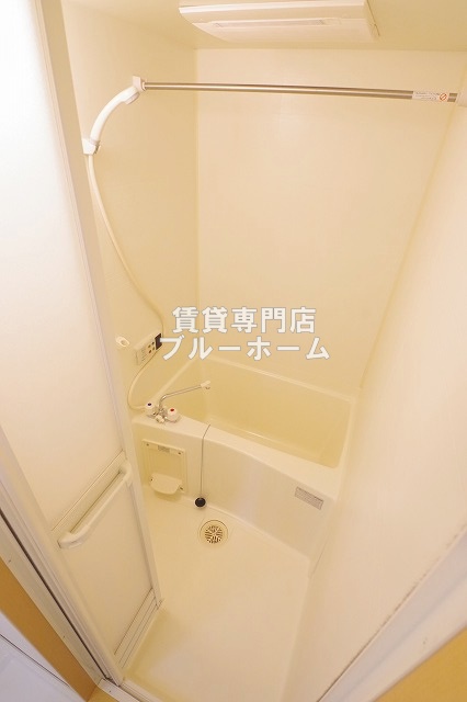 バス・シャワールーム　浴室乾燥付きのお風呂！