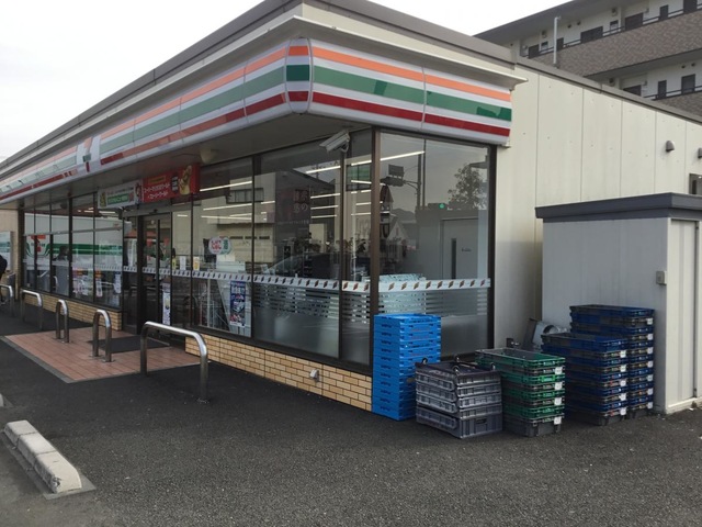 コンビニ　セブンイレブン 伊勢原石田店（コンビニ）まで373m