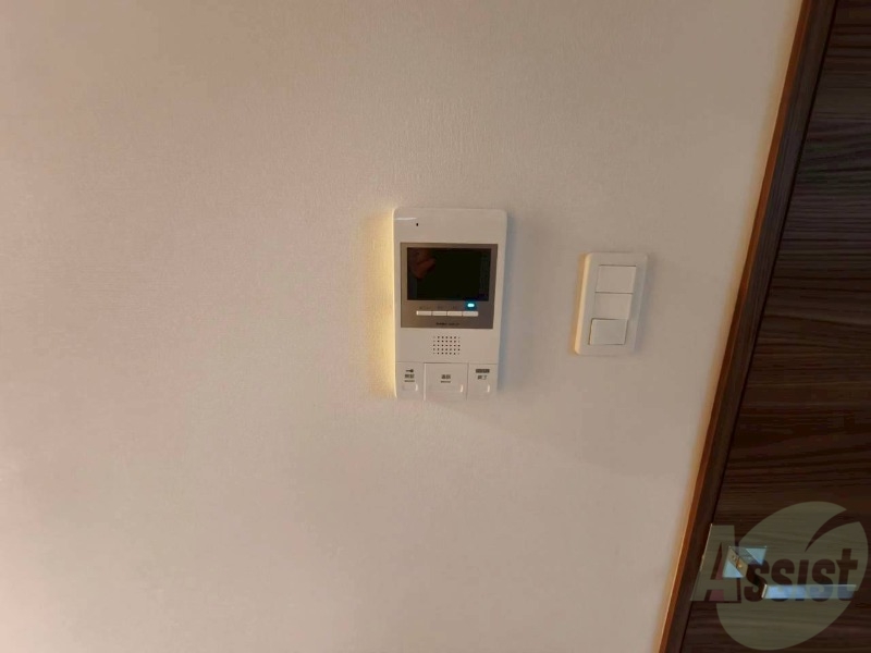 セキュリティ　ＴＶモニター付インターホンです。来客者の顔が見えるので安心！