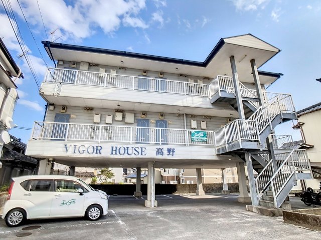 建物外観　現況と異なる場合は現況を優先します。
