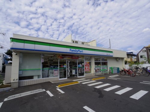 コンビニ　ファミリーマート 石神井台六丁目店（コンビニ）まで521m
