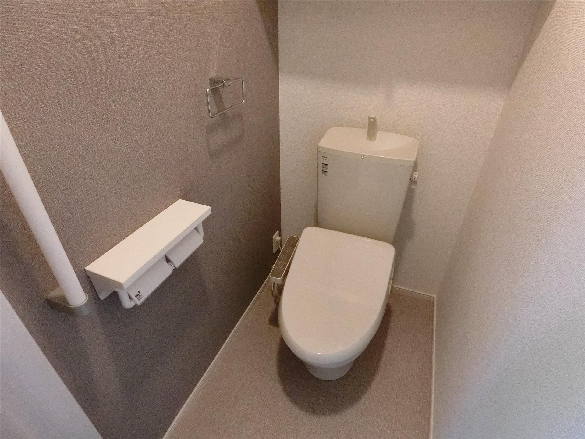 トイレ　ウォシュレット付きの洋式トイレです！