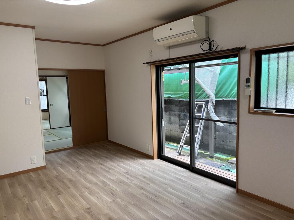 相鉄本線 和田町駅 バス乗車時間：12分 最寄りバス停で下車 徒歩2分 1階建 築60年の内装写真