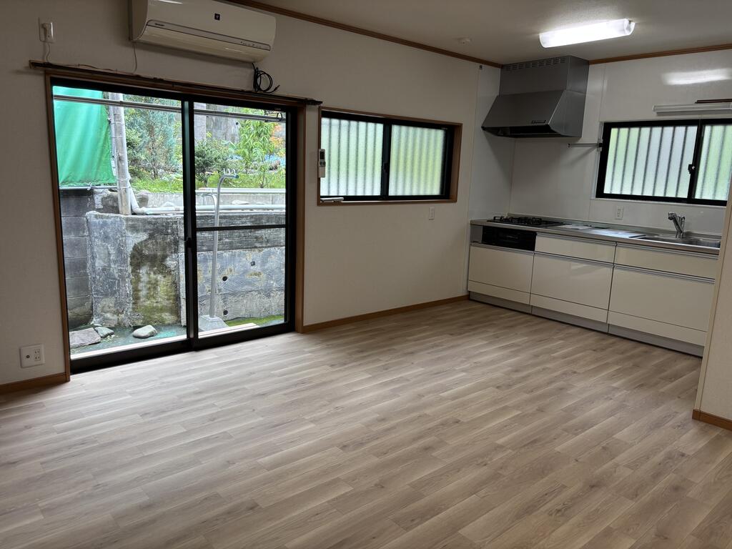 相鉄本線 和田町駅 バス乗車時間：12分 最寄りバス停で下車 徒歩2分 1階建 築60年の居間写真