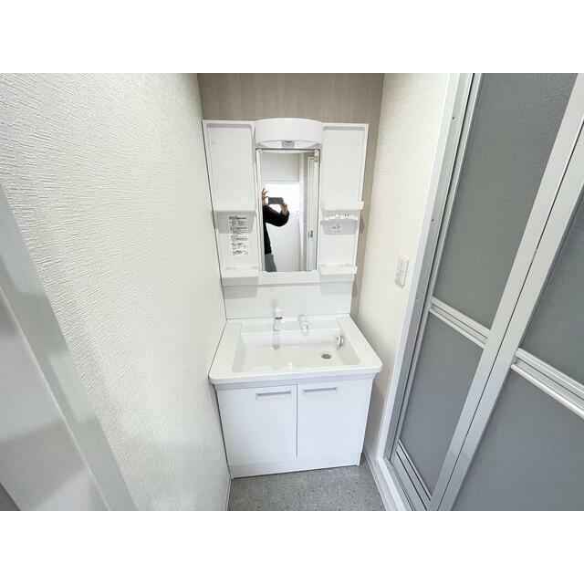 洗面設備　写真は２０５号室です