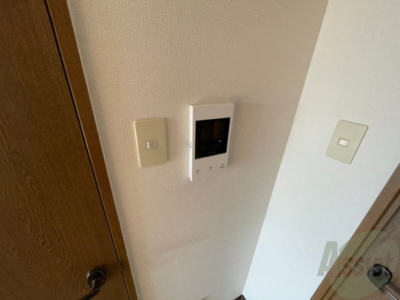 セキュリティ　ＴＶモニター付インターホンです。来客者の顔が見えるので安心！