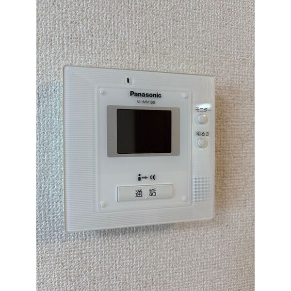 セキュリティ　同物件・別部屋の写真となります（左右反転）