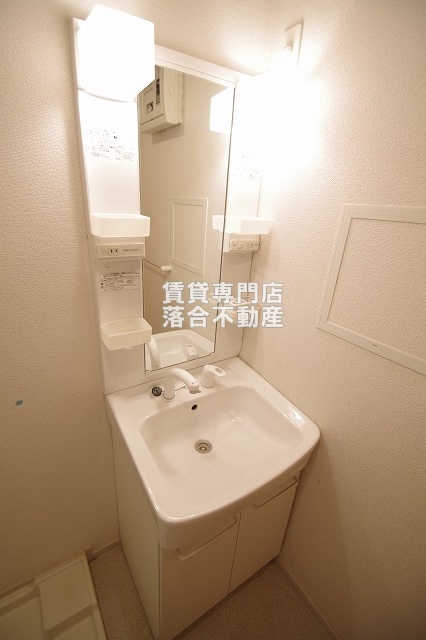 洗面設備　独立洗面化粧台付き