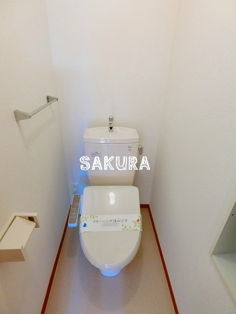 トイレ　嬉しい温水洗浄便座♪