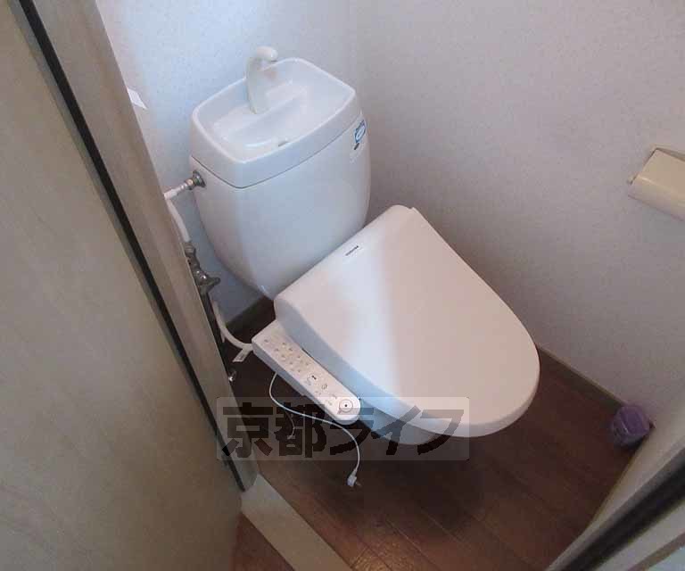 トイレ　ウォシュレット付き！