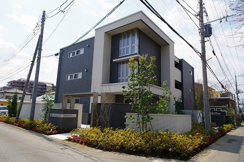 建物外観　ＬＵＭＩＵＳ