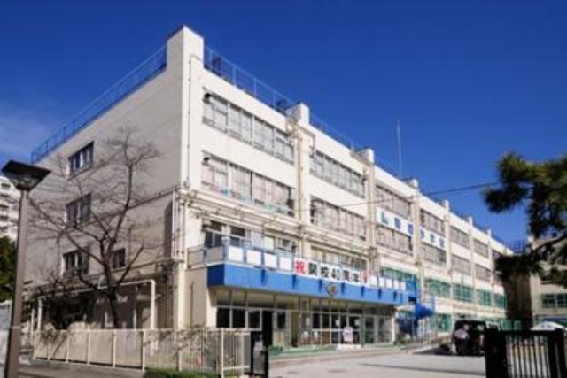 小学校　江東区立南陽小学校（小学校）まで895m