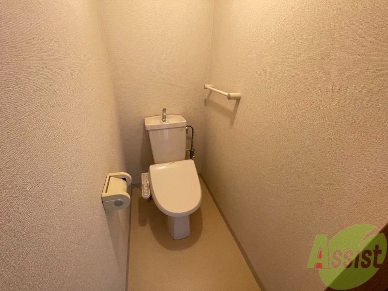 トイレ　トイレとお風呂が別なので清潔に使えて嬉しいですね。