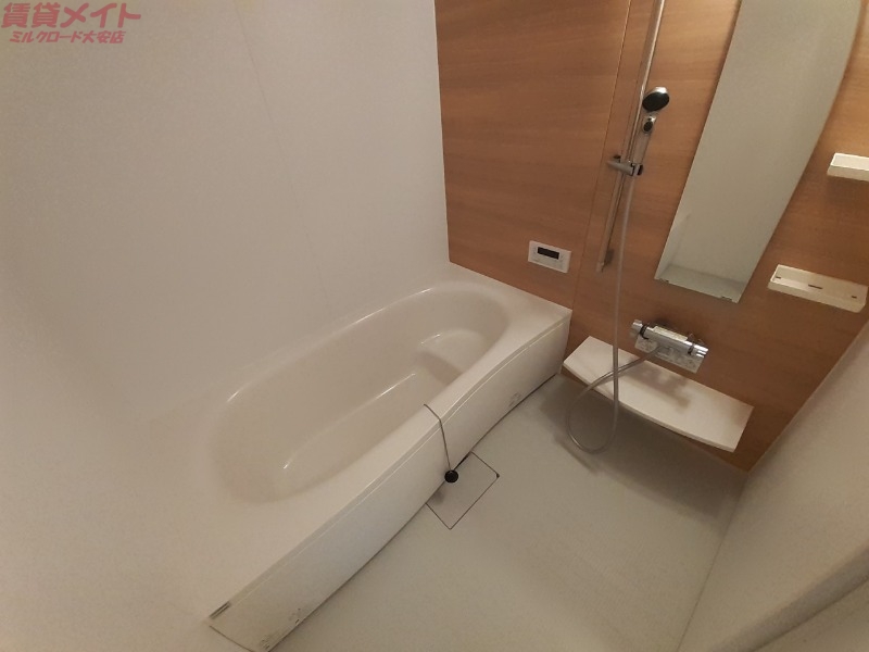 バス・シャワールーム　別部屋参考写真です