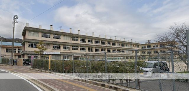 小学校　三入小学校（小学校）まで784m
