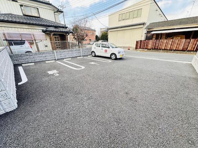 駐車場　駐車場