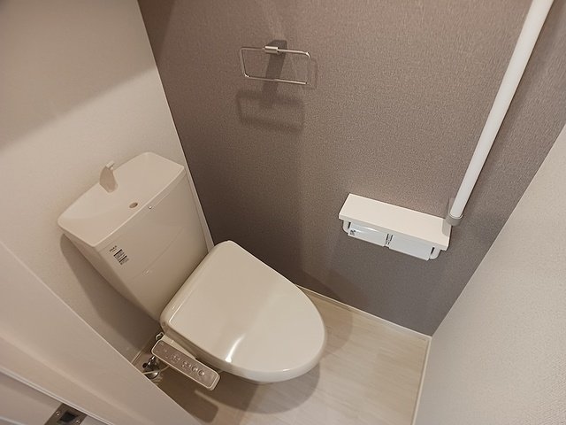 トイレ　落ち着いたトイレです