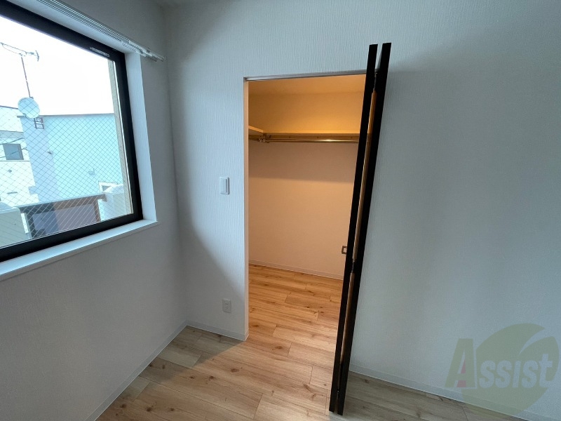 収納　寝室の収納です。部屋がすっきり片付きます。