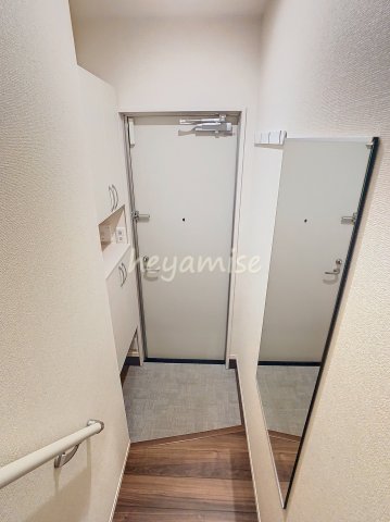 玄関　写真は別号室