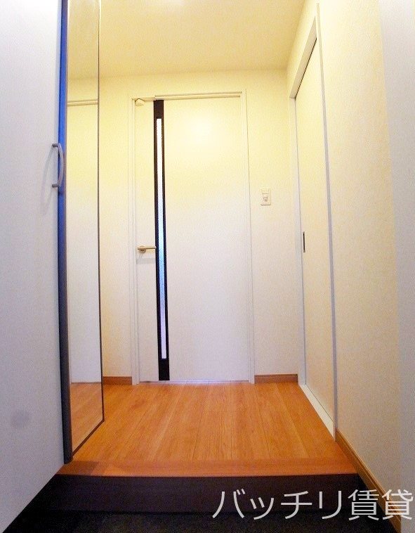 玄関　別号室の画像。現況優先