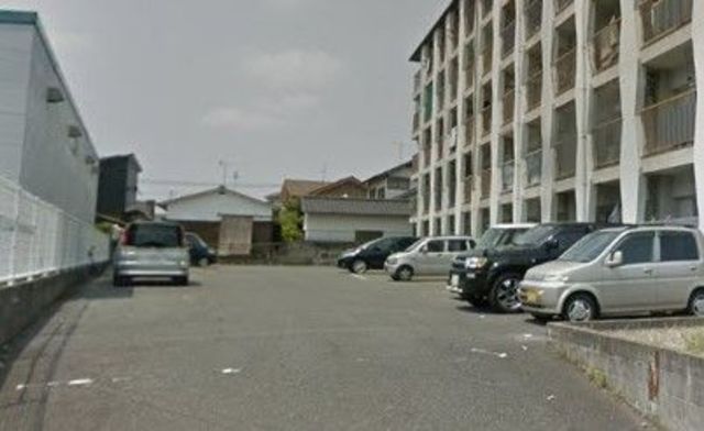駐車場　【駐車場】別号室、同仕様予定