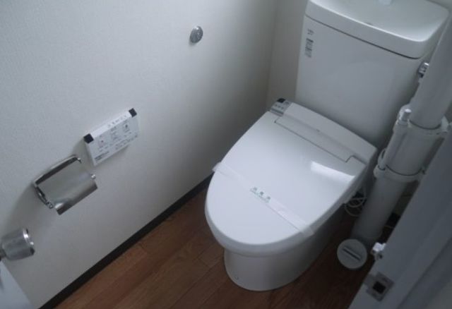 トイレ　【トイレ】別号室写真