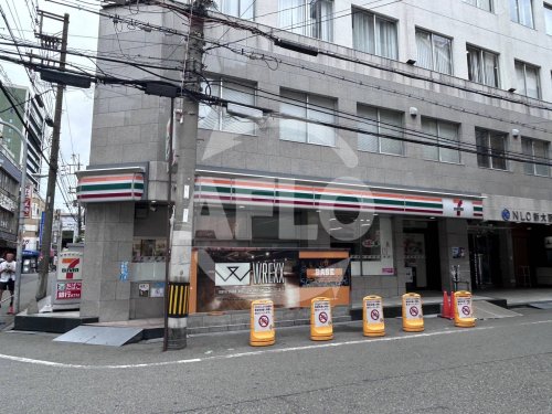 コンビニ　セブン-イレブン 大阪西中島３丁目店（コンビニ）まで60m