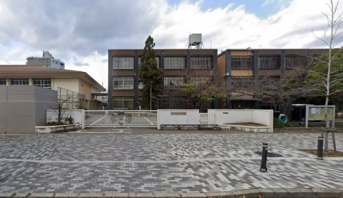 中学校　京都市立中京中学校（中学校）まで707m