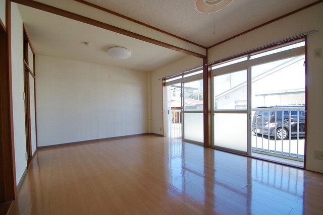 居室・リビング　☆12帖の広々とした居室☆