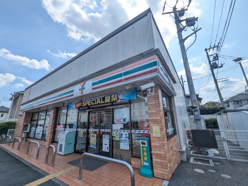 コンビニ　セブン-イレブン 所沢元町店（コンビニ）まで889m