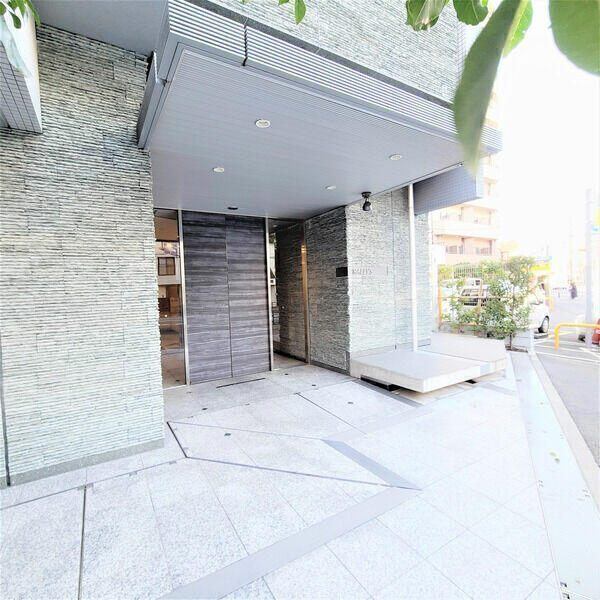 エントランス　角部屋です