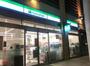 コンビニ　ファミリーマート港区白金プラザ店（コンビニ）まで111m