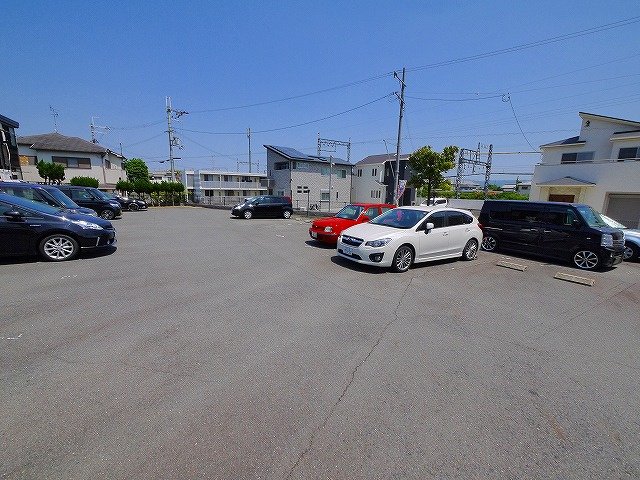 駐車場　車をお持ちの方に嬉しい駐車場付きの物件です