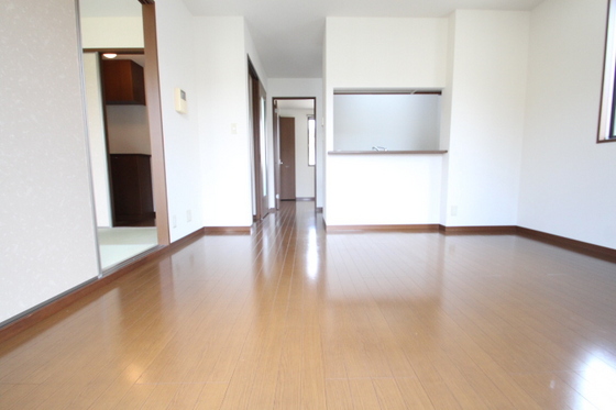 居室・リビング　※別部屋の写真です