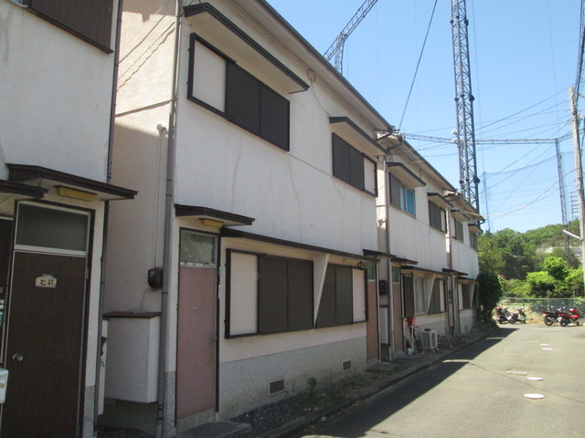 岸田2戸1貸家の外観写真