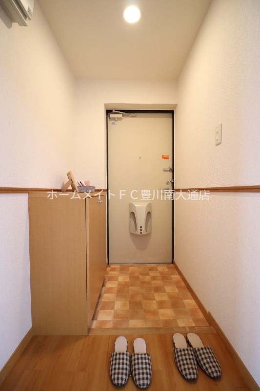 玄関　同型別部屋写真