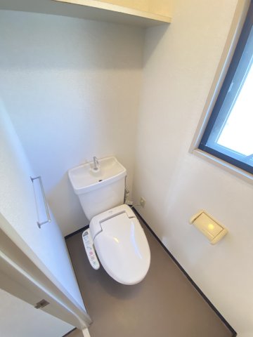 ＪＲ外房線 永田駅 徒歩2分 4階建 築33年のトイレ写真