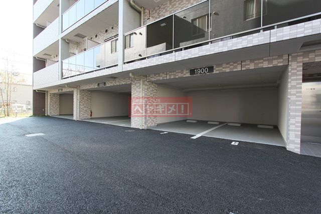 駐車場　同建物参考写真