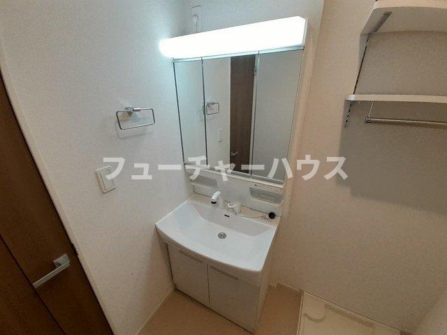 洗面設備　脱衣スペースもあります