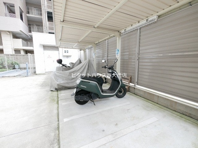 駐車場　バイク