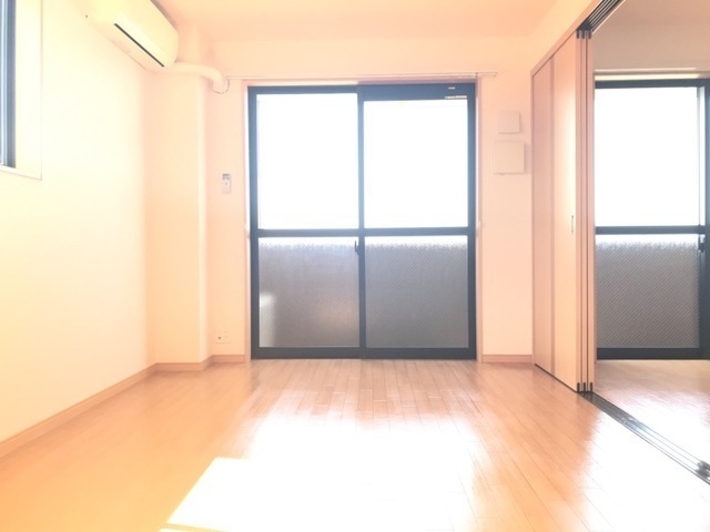 サニープレイスコスモスの居間写真