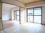 居室・リビング　南向きの明るいお部屋です。