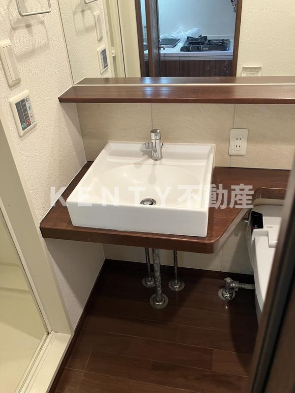 洗面設備　コンパクトで使いやすい洗面所