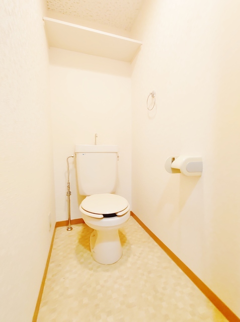 阪急京都線 崇禅寺駅 徒歩6分 6階建 築31年のトイレ写真