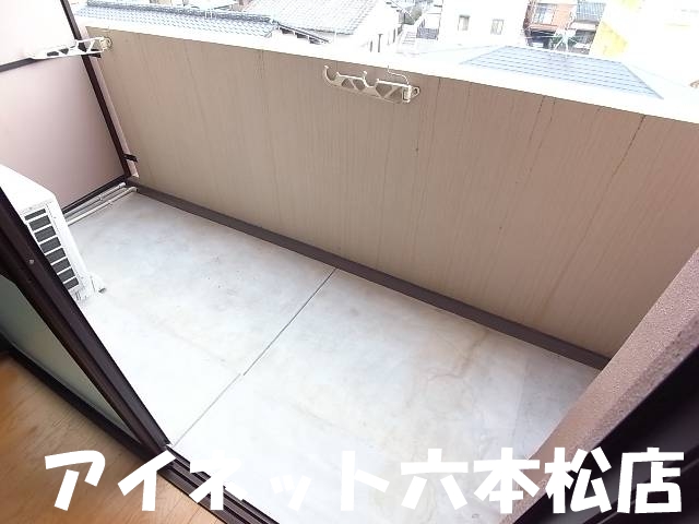 バルコニー　洗濯物たくさん干せます