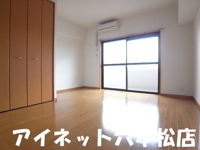 その他部屋・スペース　こちら寝室にいかがでしょうか。
