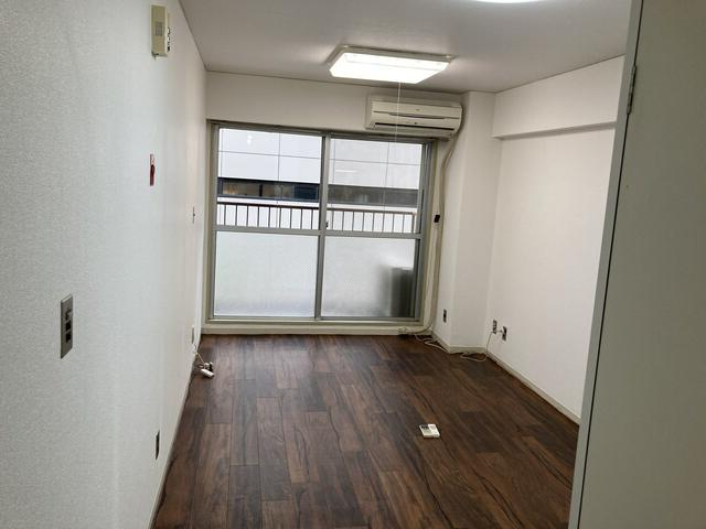 ＪＲ山手線 池袋駅 徒歩5分 11階建 築48年の内装写真