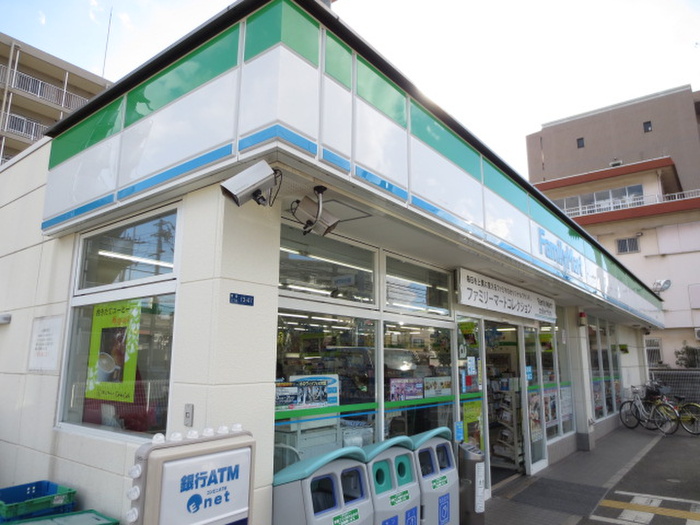 コンビニ　ファミリーマート（コンビニ）まで35m
